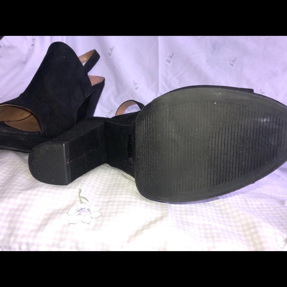Sandals - Picture 3 of 3